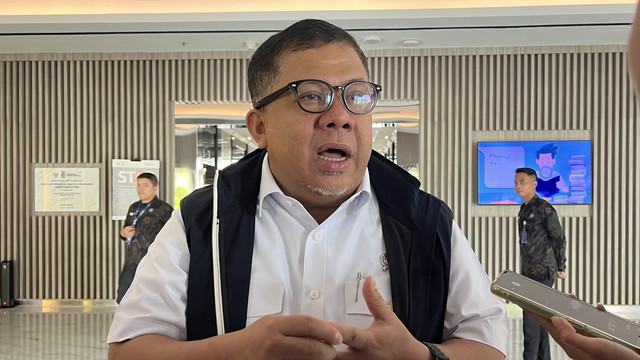 Wakil Menteri Perumahan dan Kawasan Pemukiman (PKP), Fahri Hamzah, saat ditemui di kantor Kementerian BUMN, Jumat (25/7/2025). Foto: Fariza Rizky Ananda/kumparan