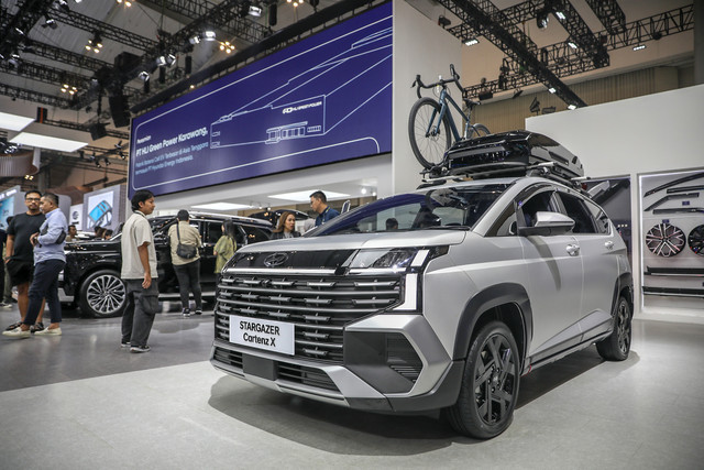 Mobil Hyundai Stargazer Cartenz ditampilkan saat Gaikindo Indonesia International Auto Show (GIIAS) 2025 di ICE BSD, Tangerang, Kamis (24/7/2025). Foto: Aditia Noviansyah/kumparan