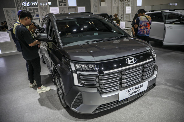 Mobil Hyundai Stargazer Cartenz X ditampilkan saat Gaikindo Indonesia International Auto Show (GIIAS) 2025 di ICE BSD, Tangerang, Kamis (24/7/2025). Foto: Aditia Noviansyah/kumparan