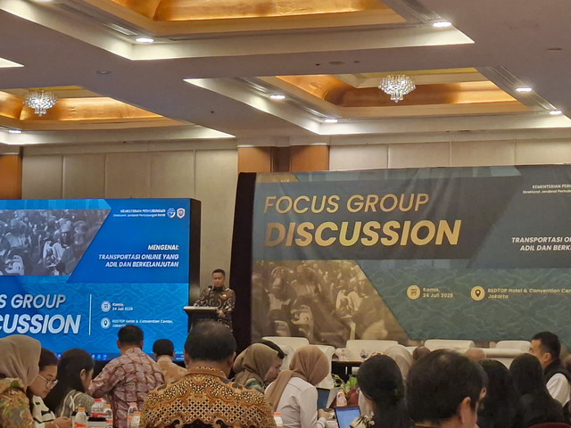 Kemenhub menggelar Focus Group Discussion (FGD) bertema "Transportasi Online yang Adil dan Berkelanjutan" pada Kamis (24/7/2025). Foto: Dok. Istimewa