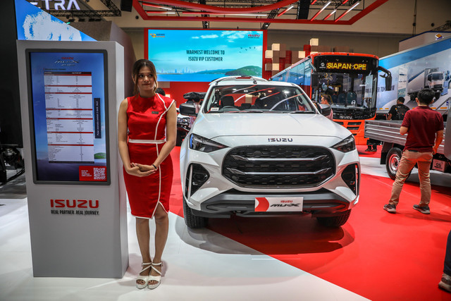 Mobil Mu-x di booth Isuzu saat gelaran pameran otomotif Gaikindo Indonesia International Auto Show (GIIAS) 2025 di ICE BSD, Tangerang, Kamis (24/7/2025). Foto: Aditia Noviansyah/kumparan