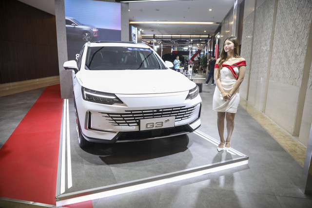 Mobil listrik Polytron G3+ ditampilkan di booth Polytron saat Gaikindo Indonesia International Auto Show (GIIAS) 2025 di ICE BSD, Tangerang, Kamis (24/7/2025). Foto: Aditia Noviansyah/kumparan