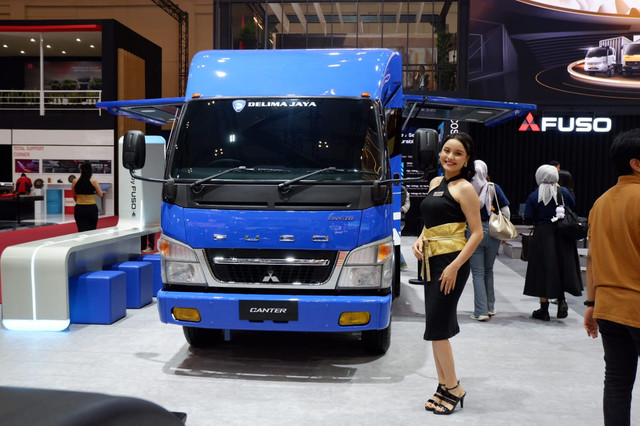 Truk Fuso Mobile Charger. Foto: Aditya Pratama Niagara/kumparan