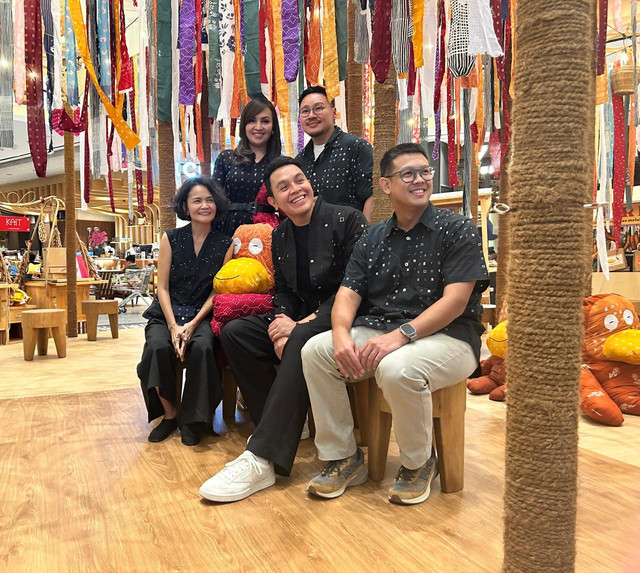 Pameran Pasar Kita oleh Sejauh Mata Memandang dan Tulus di East Mall Grand Indonesia. Foto: Judith Aura/kumparan