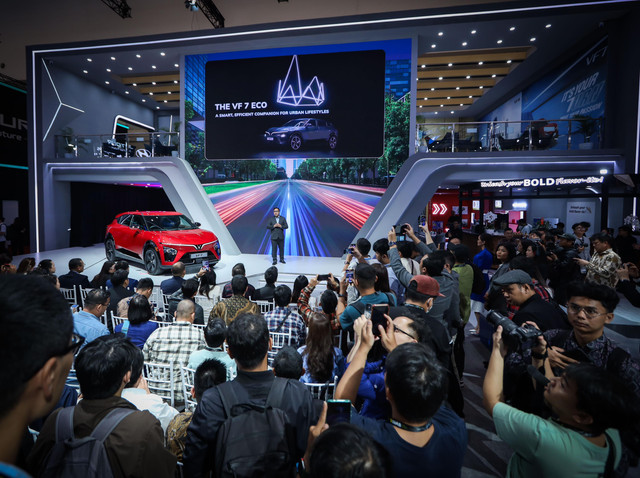 VinFast saat meluncurkan mobil baru di GIIAS. Foto: VinFast