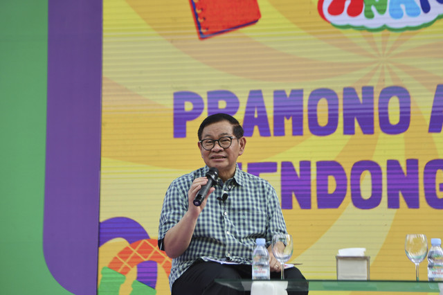 Gubernur DKI Jakarta Pramono Anung menyampaikan sambutan pada acara kumparanMOM Festival Hari Anak 2025 di Ex Taman Anggrek, Gelora Bung Karno, Jakarta, Sabtu (26/7/2025). Foto: Syawal Febrian Darisman/kumparan