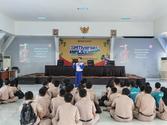Seminar Satety Riding di SMK-SMTI Pontianak. Foto: Dok. Asmo Kalbar
