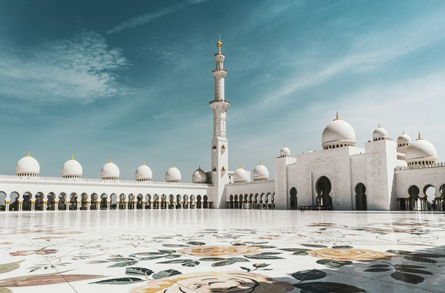 Masjid Viral di Bojonegoro. Foto Hanya Ilustrasi, Bukan Sebenarnya. Sumber Unsplash Simon Spring
