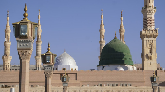  Ilustrasi Dzikir di Masjid Nabawi. Sumber: Unsplash/djonk creative
