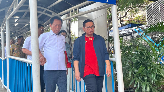 Gubernur DKI Jakarta Pramono Anung meresmikan rute baru Transjakarta koridor 1W Blok M-Ancol di Halte Transjakarta Ancol, Pademangan, Jakarta Utara, Sabtu (26/7/2025). Foto: Nasywa Athifah/kumparan