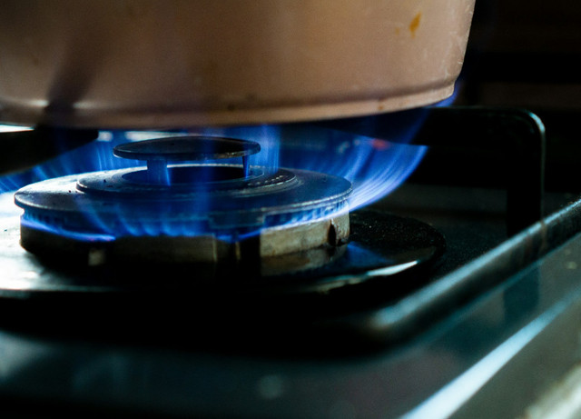 Ilustrasi kompor gas yang bagus dan awet - Sumber: unsplash.com/@juno1412