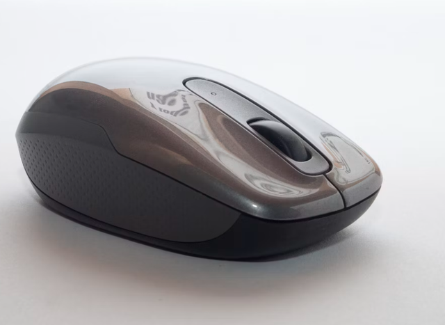 mouse yang bagus dan awet. Foto adalah mouse. Sumber: Unsplash/Oscar Ivan Esquivel Arteaga