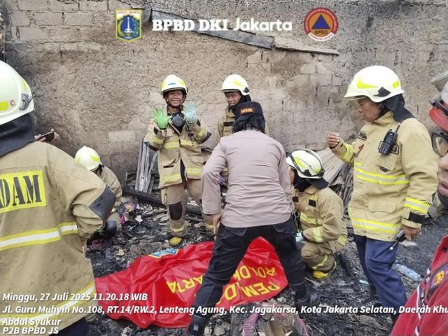 Kebakaran pemukiman warga di Lenteng Agung, Jakarta Selatan, Minggu (27/7/2025). Foto: BPBD Jakarta