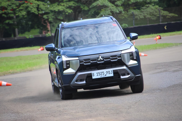 Test drive Mitsubishi Destinator di Sirkuit Sentul, Bogor. Foto: Mitsubishi