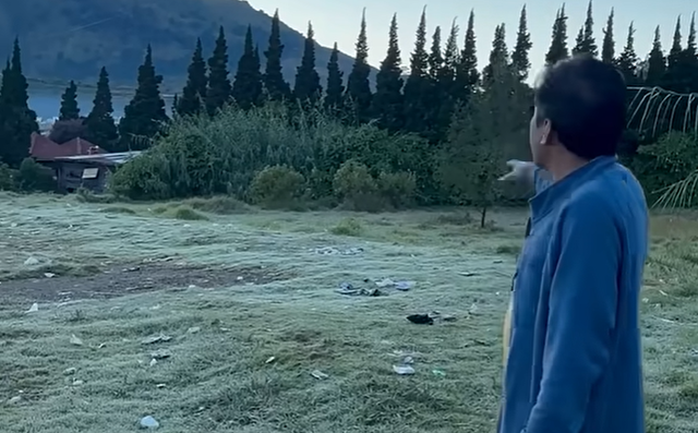 Ketika Es di Dieng Jadi Alasan Pengunjung Meninggalkan Sampah (Sumber: Dokumentasi Penulis)
