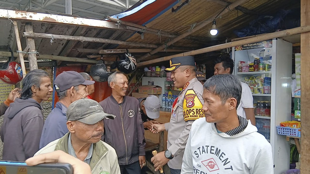 Kapolresta Tangerang saat menemui ojek pangkalan di kawasan Stasiun Tigaraksa terkait pengadangan. Foto: Dok. Istimewa