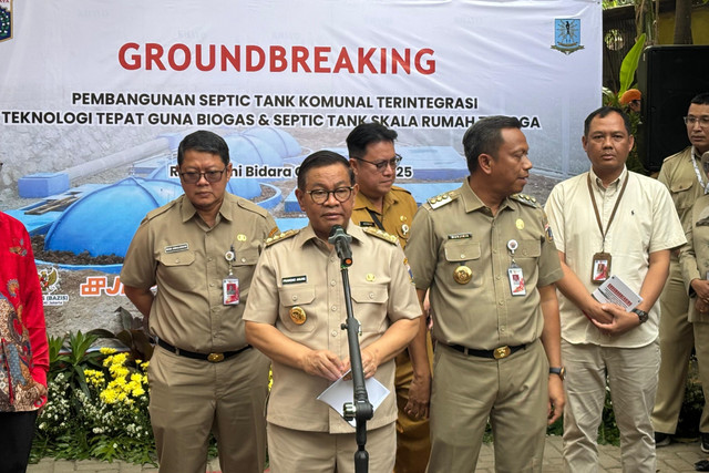 Gubernur Jakarta Pramono Anung di Rusun Bidara Cina, Jakarta Timur, Senin (28/7/2025). Foto: Abid Raihan/kumparan