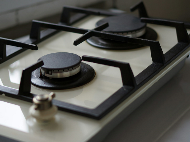 Ilustrasi kompor gas Rinnai 2 tungku terbaik. Sumber: unsplash.com/MuratTs.