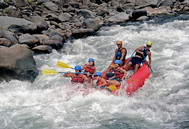 Tempat outbound di Majalengka. Foto hanyalah ilustrasi, bukan tempat sebenarnya. SUmber: unsplash/ Outward Bound Costa Rica.