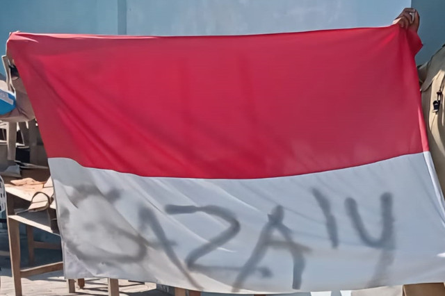 Bendera Merah Putih yang dicorat-coret remaja di Sragen. Foto: Dok. Istimewa