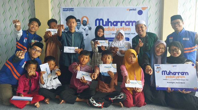 Berbagi Kebahagiaan, DT Peduli bareng 10 Anak Yatim Sekolah Alam Bratakasian dan TBM Pondok Kata RZ (Sumber : DT Peduli)