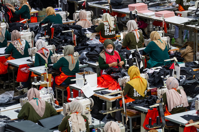 Ilustrasi pabrik tekstil. Foto: Shutterstock