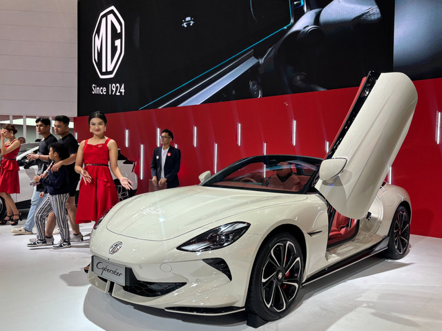 MG Cyberster Modern Beige dipamerkan di GIIAS 2025. Foto: MG Motor Indonesia
