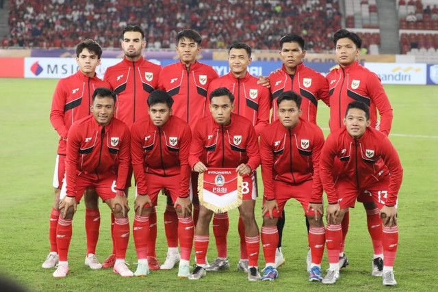 Pemain Timnas U-23 Indonesia saat melawan Timnas U-23 Malaysia pada pertandingan Grup A Piala AFF U-23 2025 di Stadion Utama Gelora Bung Karno (SUGBK), Senayan, Jakarta, Senin (21/7/2025). Foto: Syawal Darisman/kumparan