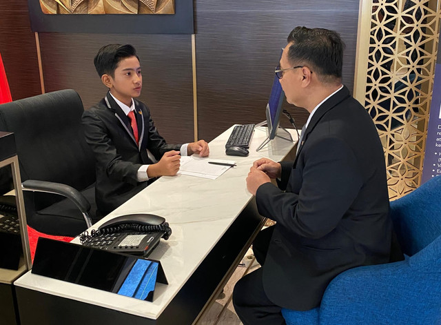 'General Manager' cilik saat menjalankan tugasnya. Foto: Istimewa