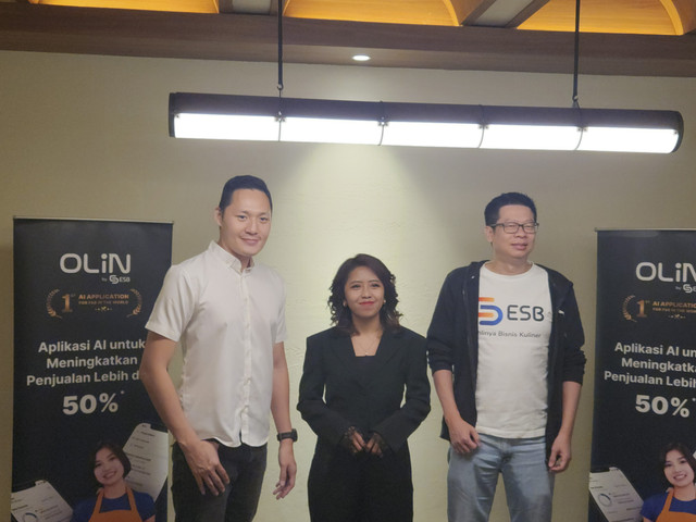 Kiri ke Kanan: Regan S. Subagio, Owner Hong Kong Bay; Ayu Switriani, F&B Director Temuku, dan Gunawan, Co-Founder & CEO PT Esensi Solusi Buana (ESB) di acara ESB Founder's Table di Est Quarter Restaurant, Selasa (29/7/2025). Foto: Ela Nurlaela/kumparan