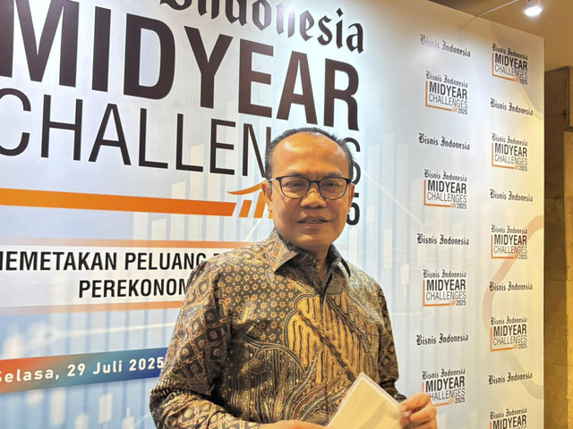 Sekretaris Kementerian Koordinator Bidang Perekonomian Susiwijono Moegiarso dalam acara Bisnis Indonesia Midyear Challenge 2025 di Hotel Borobudur, Selasa (29/7/2025). Foto: Ave Airiza Gunanto/kumparan
