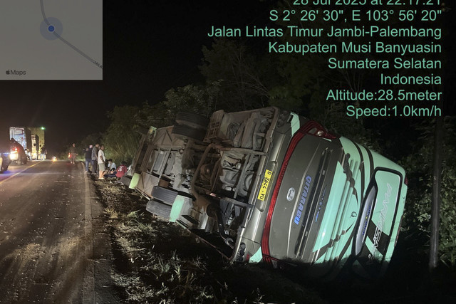 Rombongan calon jemaah umroh kecelakaan di alan Nasional Palembang -  Jambi KM. 142 Desa Peninggalan Kec. Tungkal Jaya Kab. Muba.  Foto: Dok. Istimewa