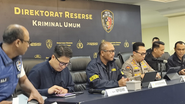 Jumpa pers kasus kematian diplomat Arya Daru di Polda Metro Jaya, Selasa (29/7/2025). Foto: Jonathan Devin/kumparan