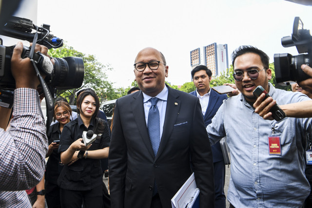 Menteri Investasi/Kepala BKPM Rosan Roeslani bersiap mengikuti rapat terbatas yang dipimpin Presiden Prabowo Subianto di Istana Kepresidenan, Jakarta, Selasa (22/7/2025). Foto: Galih Pradipta/ANTARA FOTO
