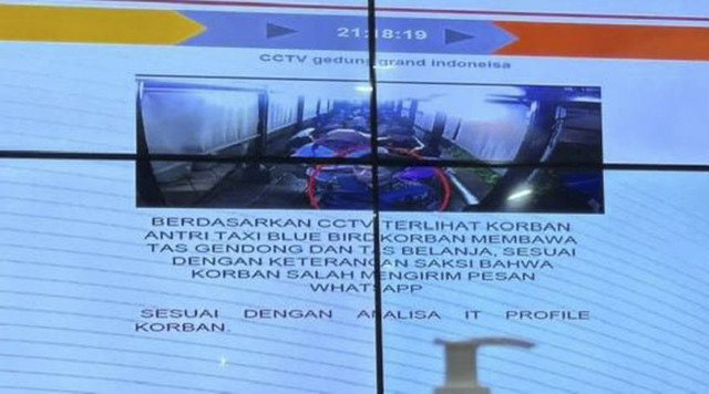 Paparan analisa cctv kegiatan Arya Daru Pangayunan di Mal Grand Indonesia. Foto: Rayyan Farhansyah/kumparan