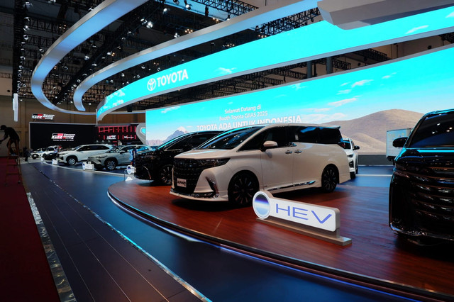 Toyota Alphard di GIIAS 2025. Foto: Fitra Andrianto/kumparan