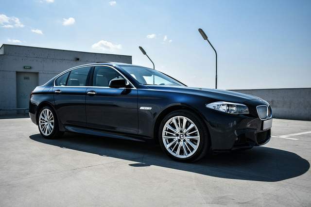 Ilustrasi cara merawat mobil matic agar awet. Foto: Unsplash