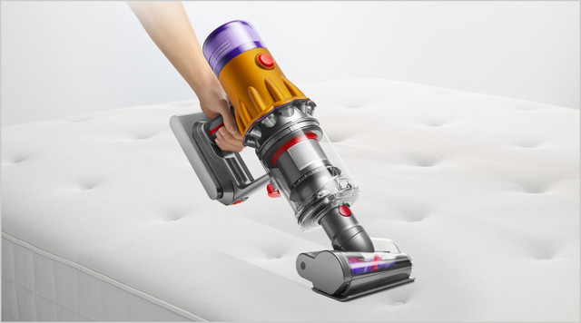 Vacuum cleaner portable terbaik 2025. Foto: Dyson 