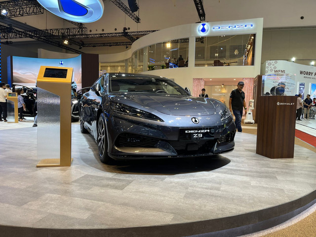 Denza Z9 di GIIAS 2025. Foto: Syahrul Ghiffari/kumparan