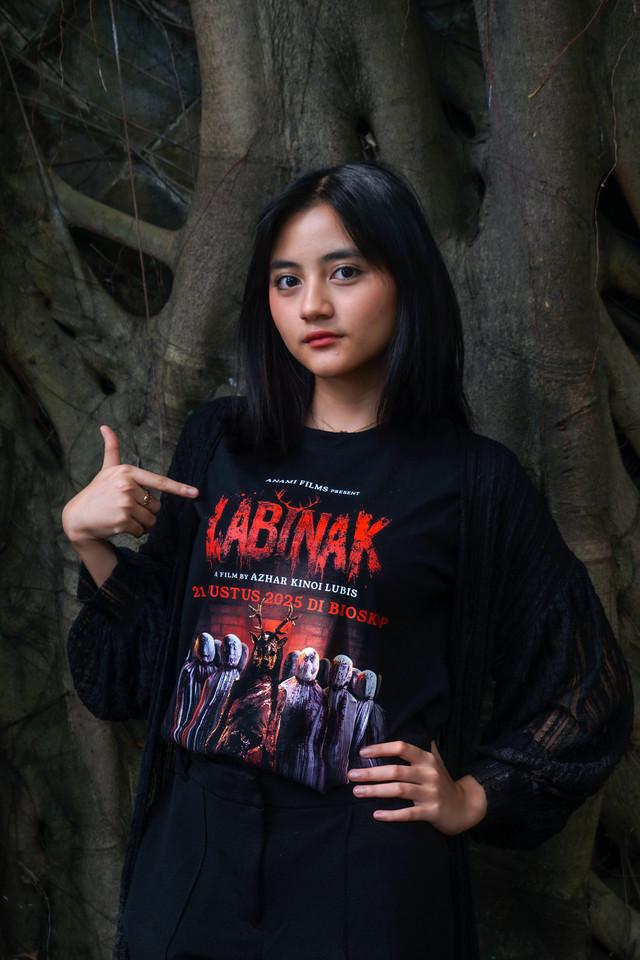 Nayla Purnama pemeran film Labinak berpose saat berkunjung ke kantor kumparan di Jakarta, Kamis (31/7). Foto: Febria Adha Larasati/kumparan