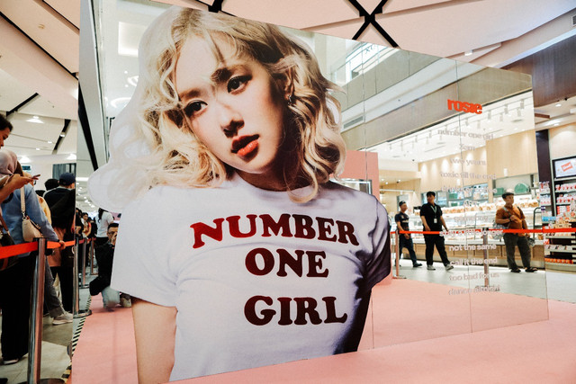 Pop-up Rose Blackpink, Rosie, di Gandaria City Mall Jakarta Selatan. Foto: Allstar IP