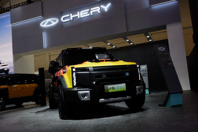 Modifikasi mobil listrik Chery J6 di GIIAS 2025. Foto: Fitra Andrianto/kumparan