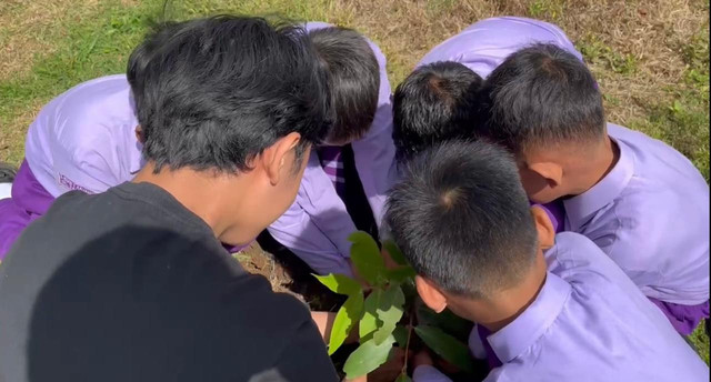                                              Penanaman Bibit pada SDN 5 Kaliasri