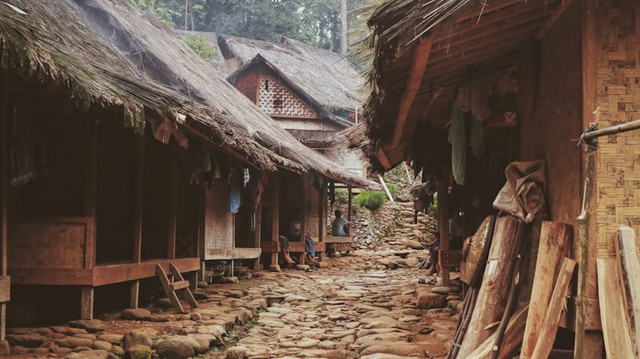 Kampung Naga Tasikmalaya. Foto hanyalah ilustrasi bukan tempat sebenarnya. Sumber: Unsplash/Ginevra Austine