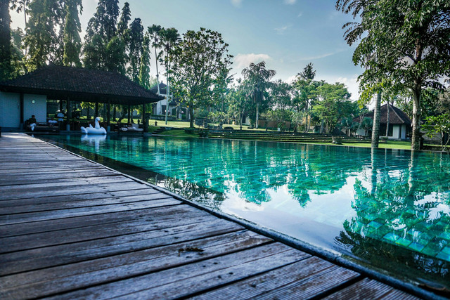 Apa Itu Staycation. Foto hanya ilustrasi, bukan tempat sebenarnya. Foto: dok. Unsplash/Antonio Araujo