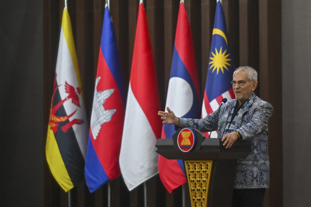 Presiden Timor Leste Jose Ramos-Horta memberikan pidato kebijakan saat berkunjung ke Sekretariat ASEAN, Jakarta, Jumat (1/8/2025). Foto: Rivan Awal Lingga/ANTARA FOTO