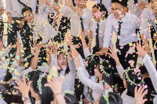 makna dan lirik lagu seiring jasmine nadya, Photo by Hieu An Tran on Unsplash