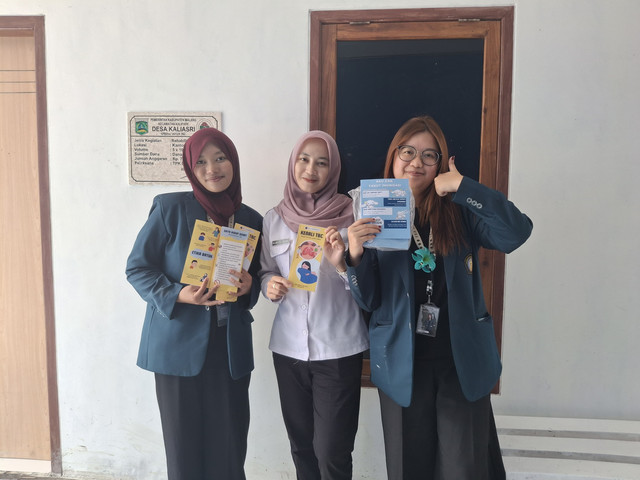 Foto bersama Bidan Desa Kaliasri