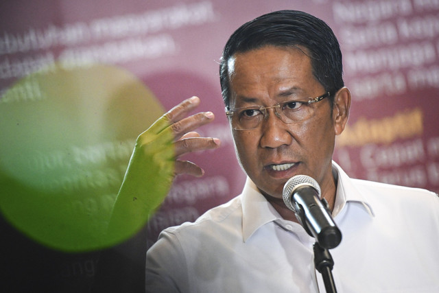 Menteri Hukum Supratman Andi Agtas menyampaikan keterangan terkait Keppres pemberian amnesti kepada Hasto Kristiyanto dan abolisi kepada Thomas Trikasih Lembong di gedung Kementerian Hukum, Jakarta, Jumat (1/8/2025). Foto: Sulthony Hasanuddin/ANTARA FOTO 