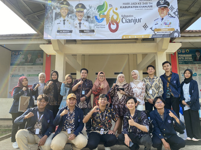 Foto Bersama tim Dosen Pulang Kampung IPB dengan tim KKN-T IPB Desa Leuwikoja dan Mekarjaya, Kecamatan Mande, Kabupaten Cianjur. Foto: Dok. Pribadi/ISS